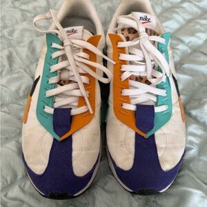 Women’s 8.5 Nike - Colorful Athletic Shoes